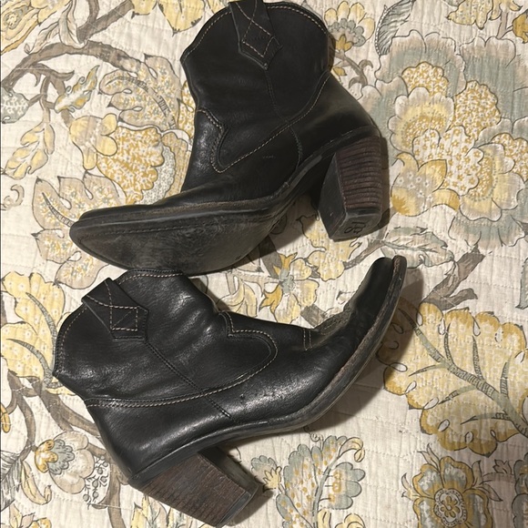 Paul Green Black Leather Ankle cowgirl Boots - Picture 5 of 11